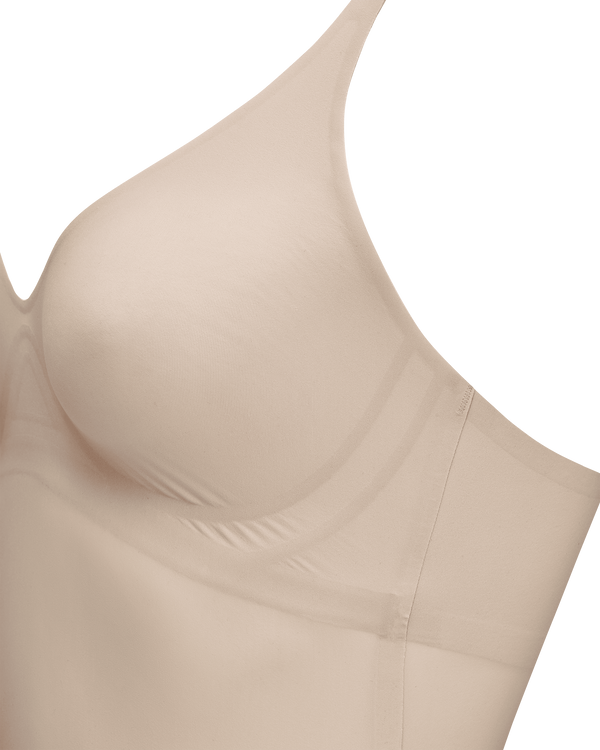 A stitch-free silicone edge holds the cup at the side, so nothing shifts and no seam prints through.